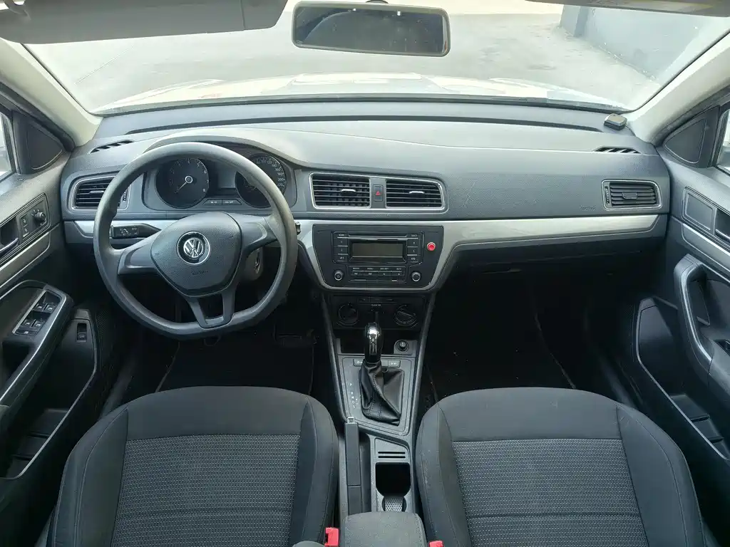Volkswagen Volkswagen Lavida 2017 1.6L Automatic Fashion Edition 2018 - thumbnail 8