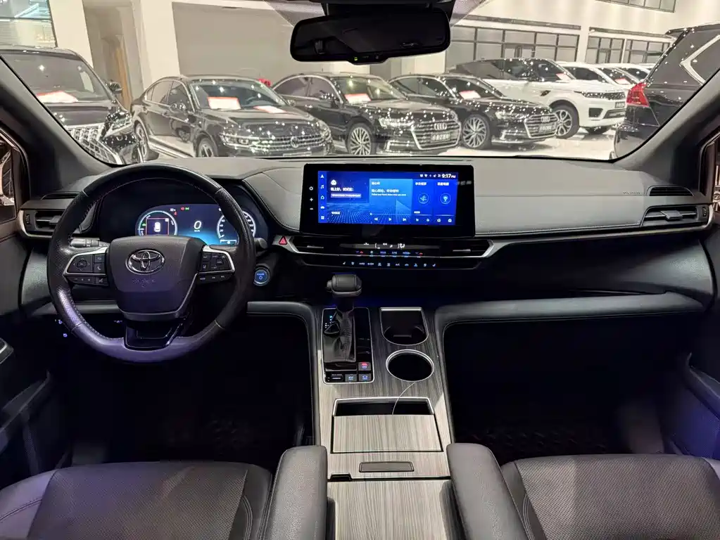 Toyota Toyota Sienna 2021 Model 2.5L Hybrid Premium Version 2022 - thumbnail 7