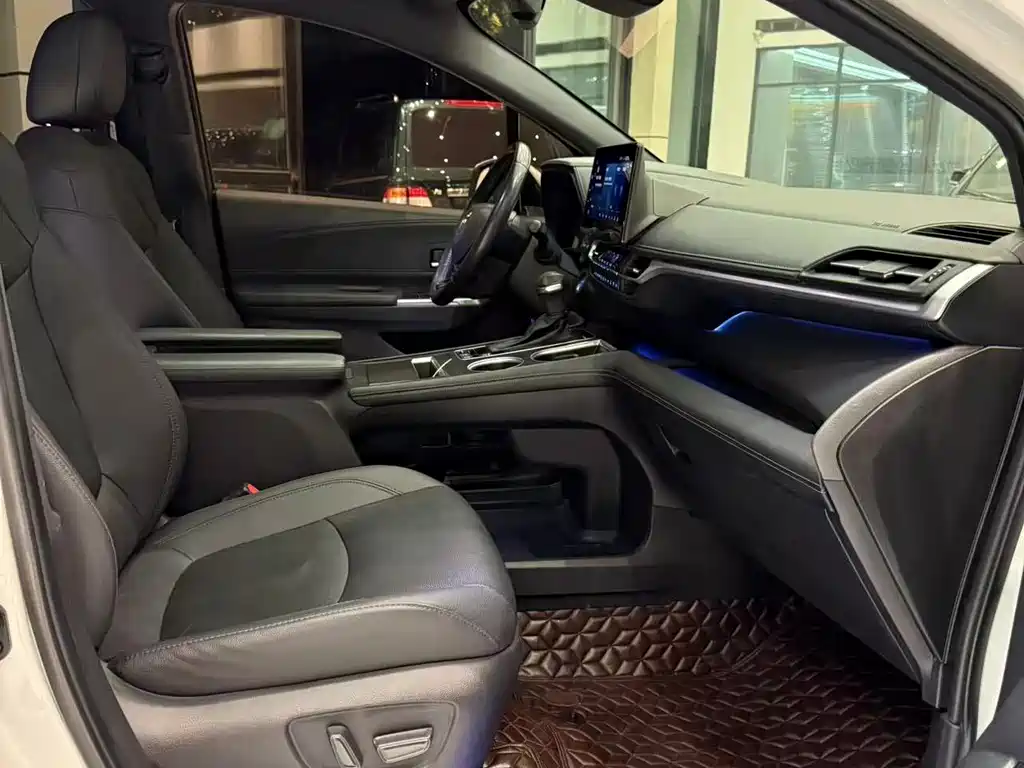 Toyota Toyota Sienna 2021 Model 2.5L Hybrid Premium Version 2022 - thumbnail 9