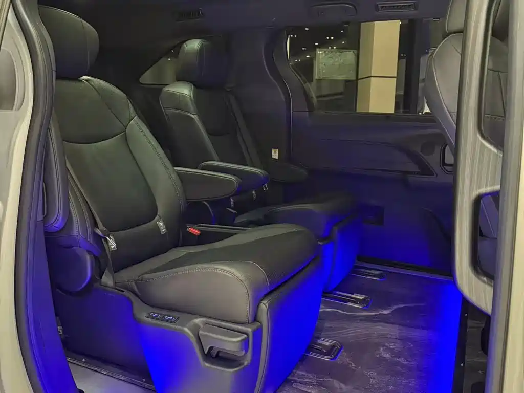 Toyota Toyota Sienna 2021 Model 2.5L Hybrid Premium Version 2022 - thumbnail 10