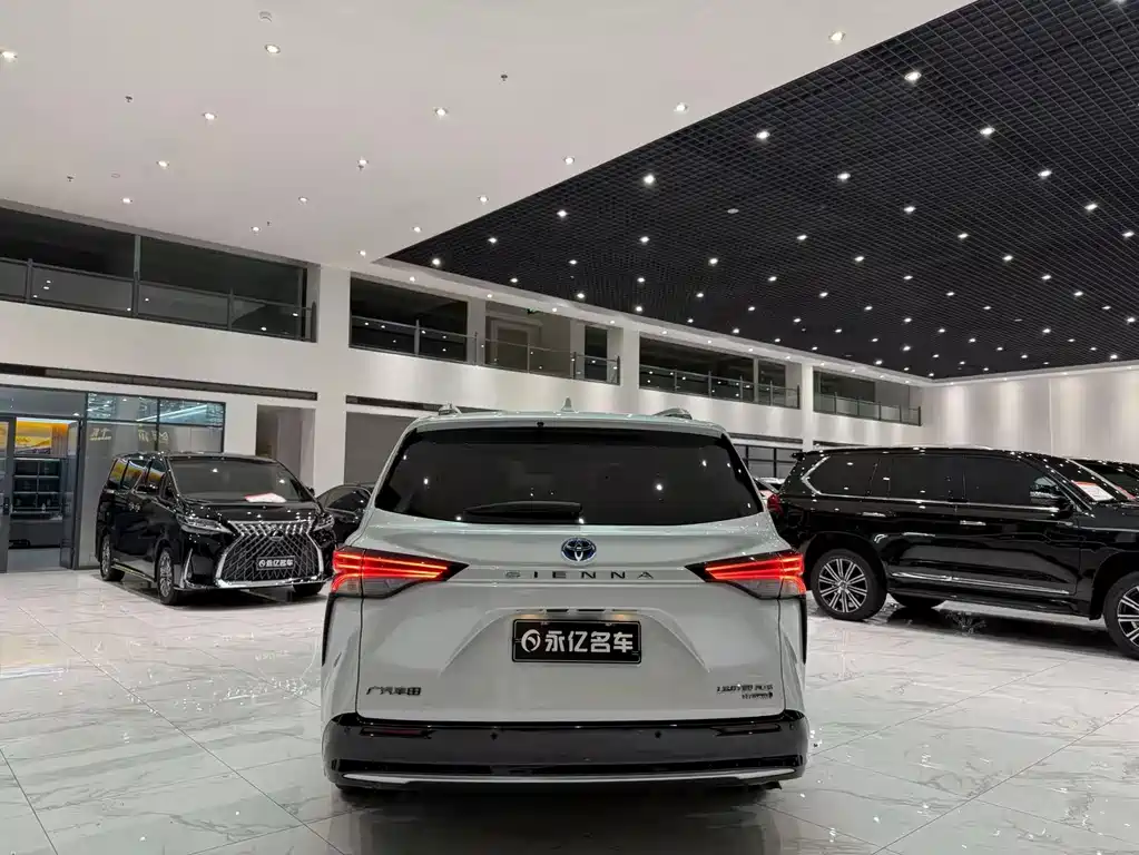 Toyota Toyota Sienna 2021 Model 2.5L Hybrid Premium Version 2022 - thumbnail 13