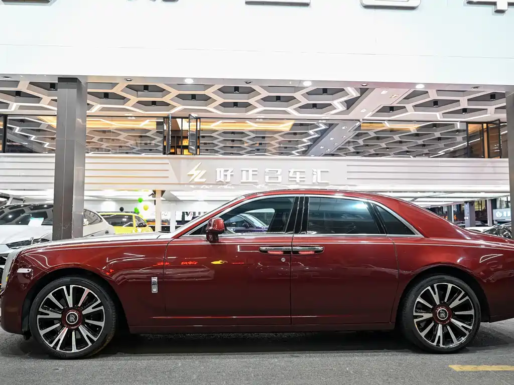 Rolls-Royce Ghost 2015 Series II Standard 2017 - thumbnail 3