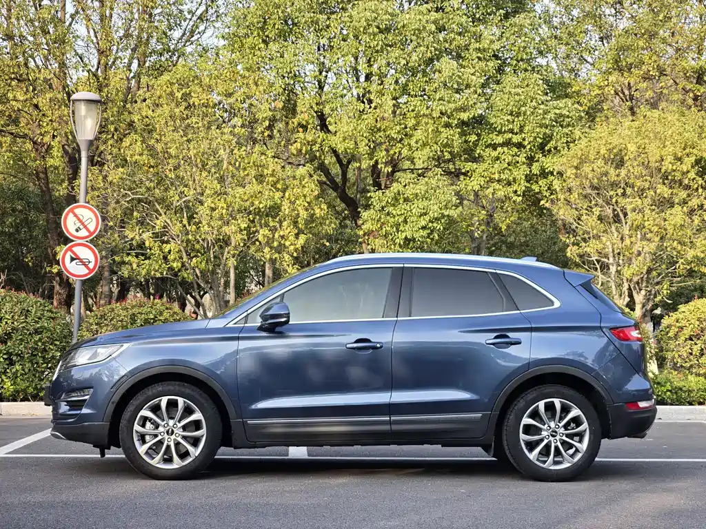 Lincoln Lincoln MKC 2017 2.0T AWD Select Edition 2019 - thumbnail 3