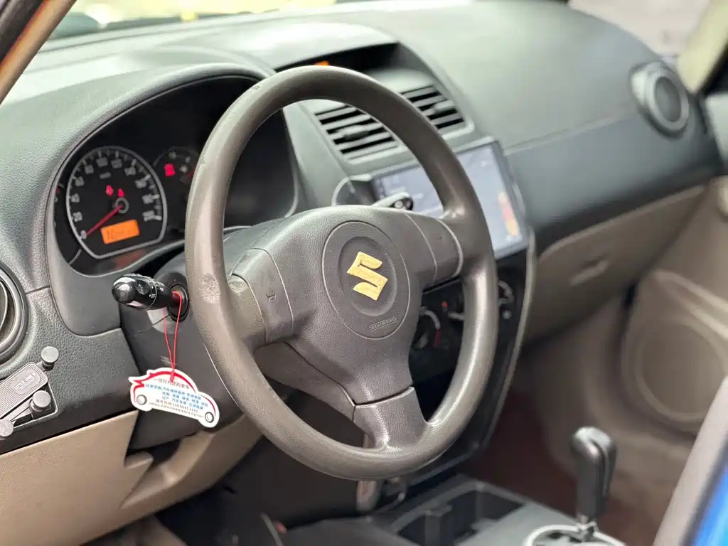 Suzuki Suzuki SX4 2010 Hatchback 1.6L Automatic Championship Limited Edition 2010 - thumbnail 3