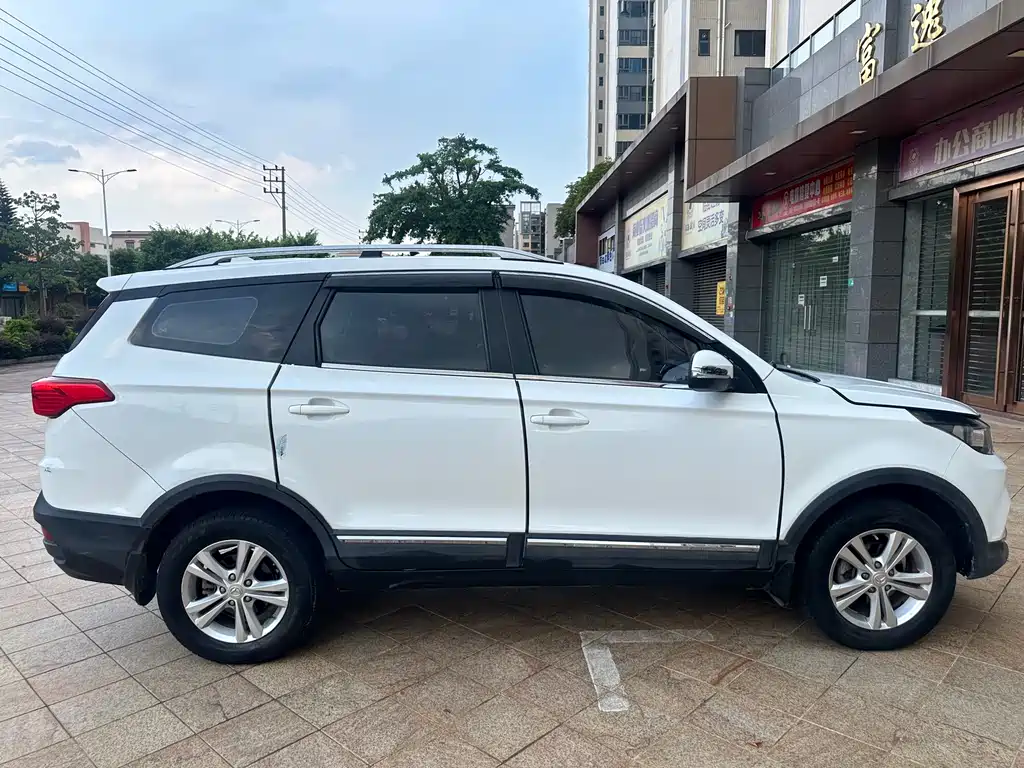 BAIC Hanteng BAIC Huansu S3 2016 S3L 1.5L Manual Luxury Edition 2016 - thumbnail 7