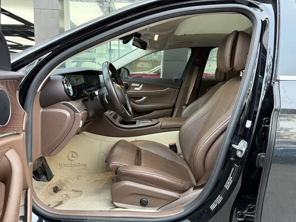 Mercedes-Benz Mercedes-Benz E-Class 2022 Model Year Facelift E 350 e L Plug-in Hybrid Sedan 2022 - thumbnail 3