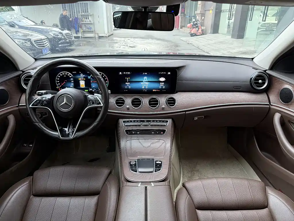 Mercedes-Benz Mercedes-Benz E-Class 2022 Model Year Facelift E 350 e L Plug-in Hybrid Sedan 2022 - thumbnail 5