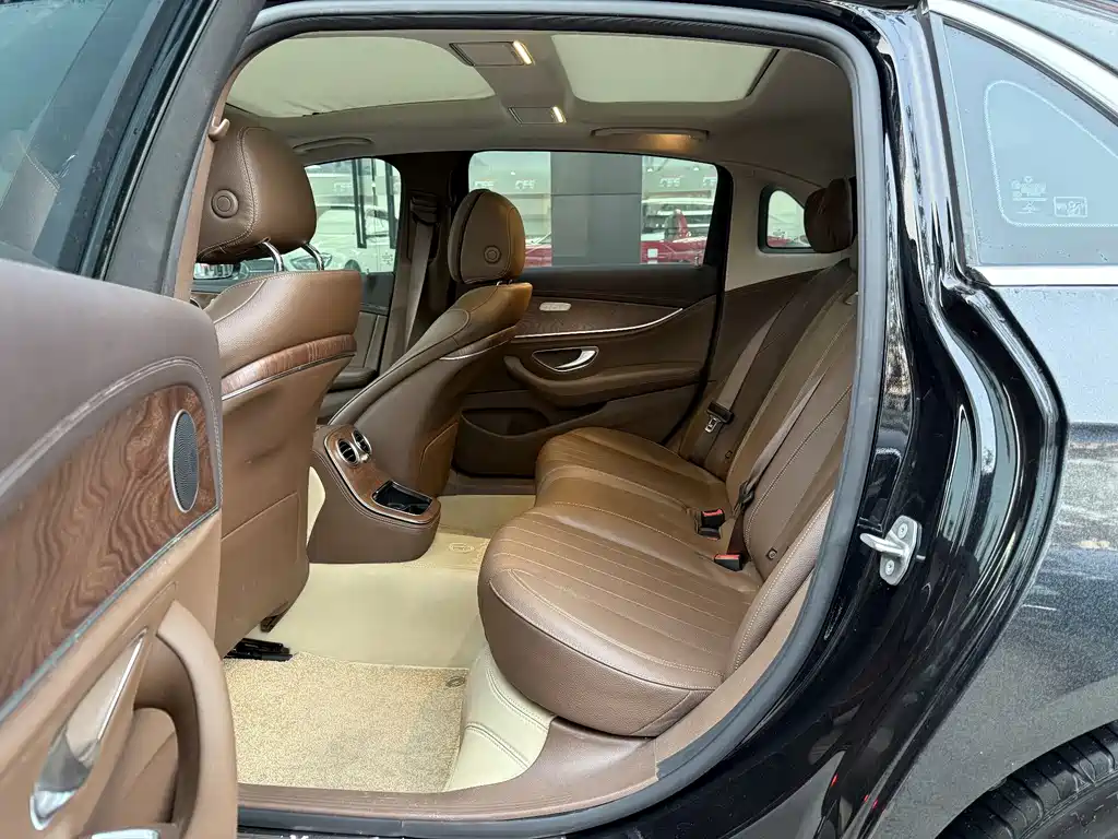Mercedes-Benz Mercedes-Benz E-Class 2022 Model Year Facelift E 350 e L Plug-in Hybrid Sedan 2022 - thumbnail 6