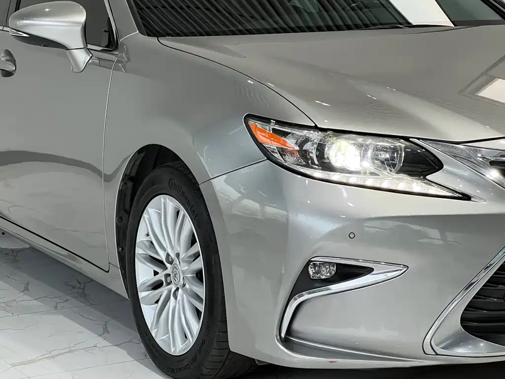 Lexus Lexus ES 2015 ES 200 Premium Edition 2018 - thumbnail 4