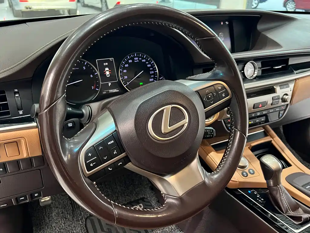 Lexus Lexus ES 2015 ES 200 Premium Edition 2018 - thumbnail 6