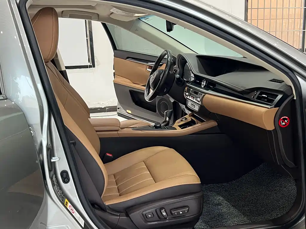 Lexus Lexus ES 2015 ES 200 Premium Edition 2018 - thumbnail 19