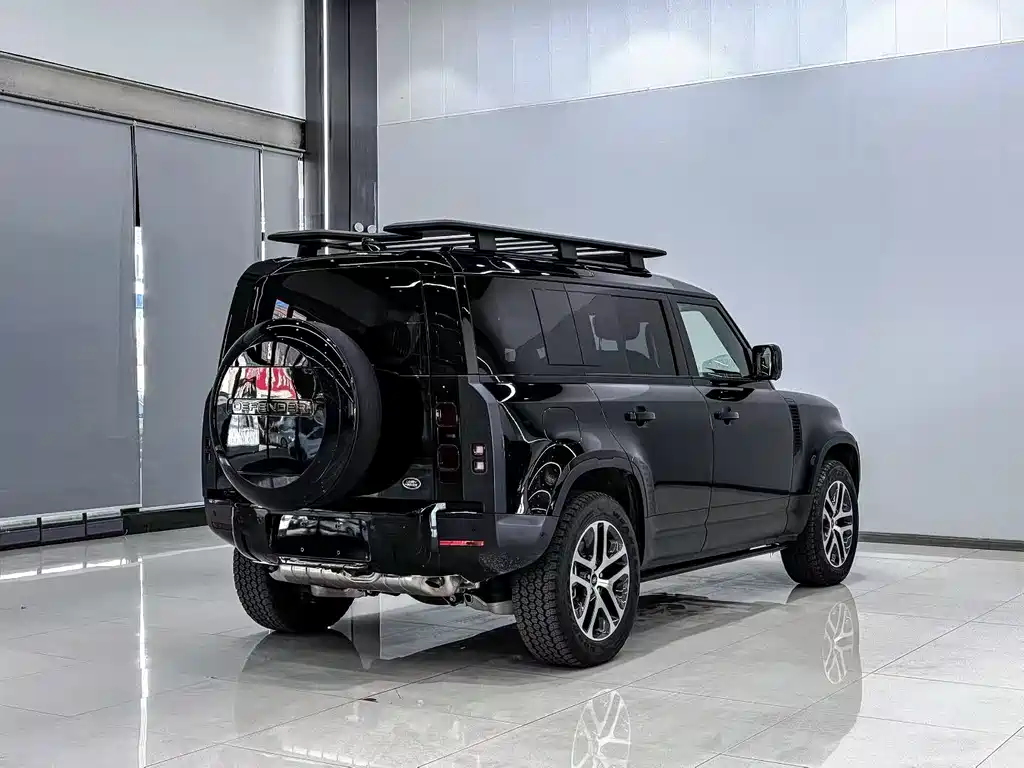 Land Rover Land Rover Defender 2025 110 3.0T P400 Dark Edition 2026 - thumbnail 3