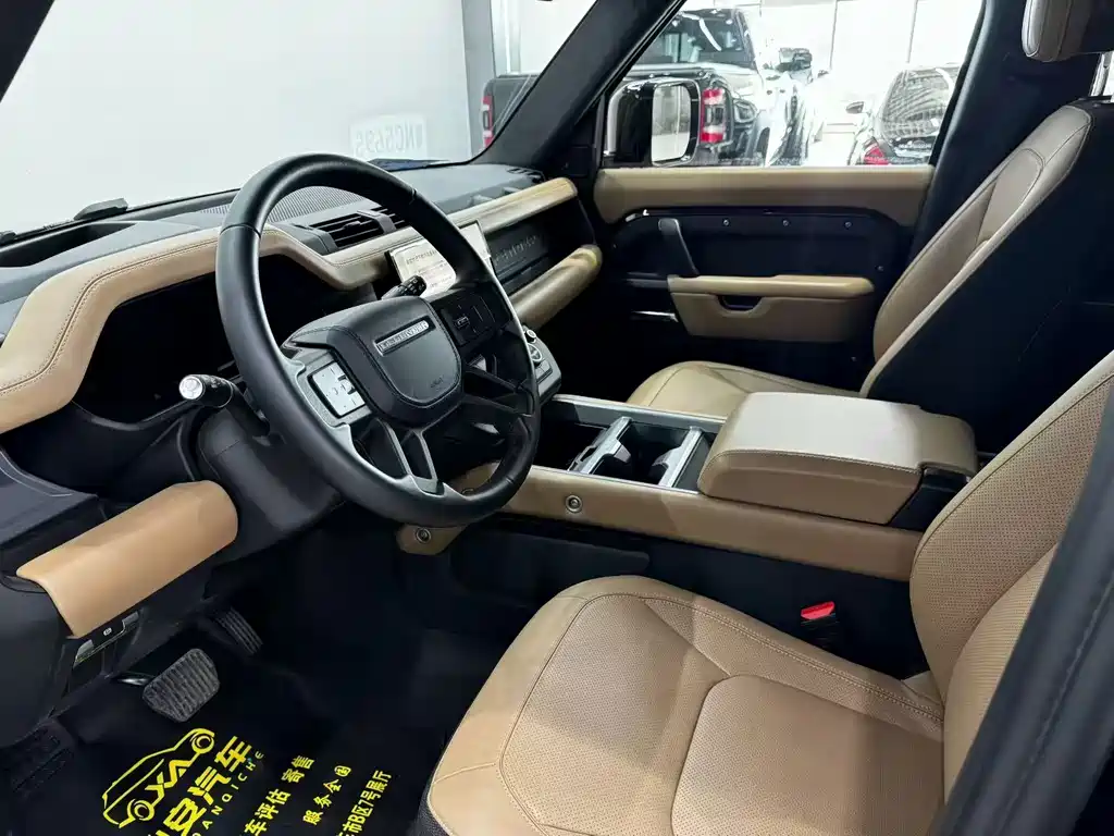 Land Rover Land Rover Defender 2025 110 3.0T P400 Dark Edition 2026 - thumbnail 4