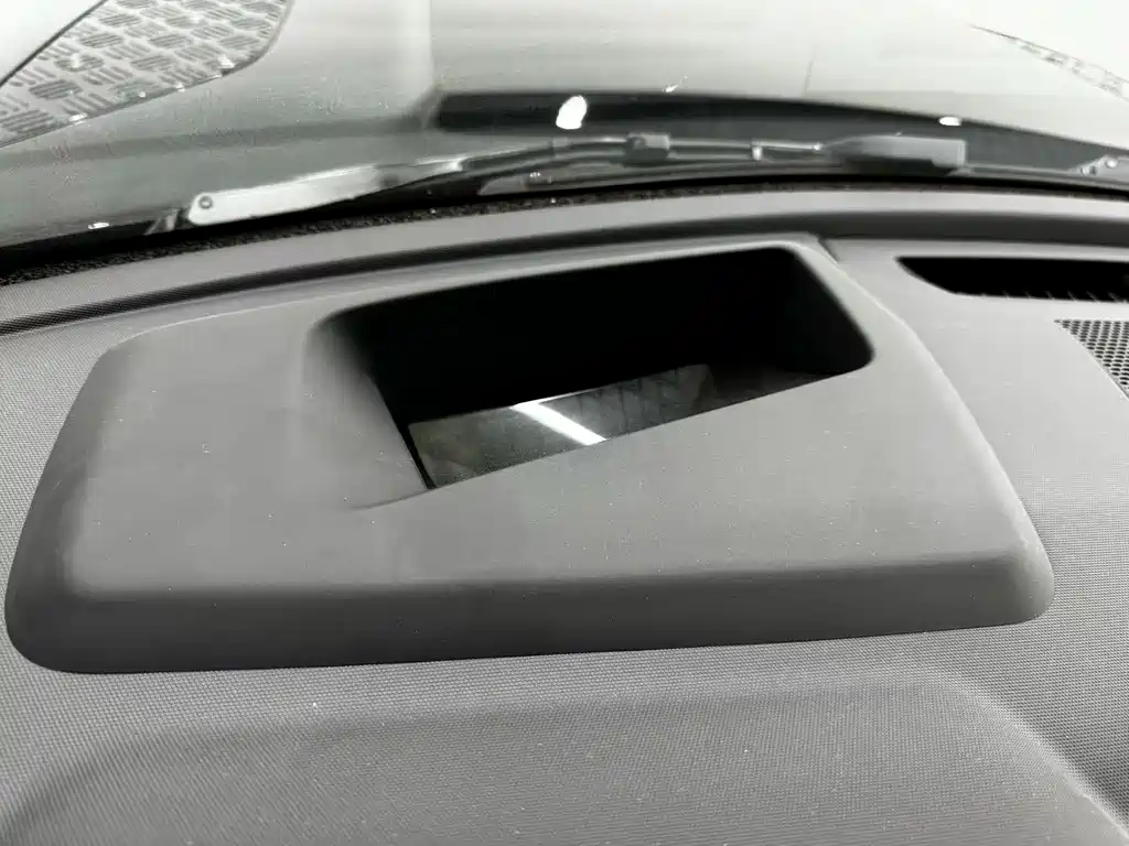 Land Rover Land Rover Defender 2025 110 3.0T P400 Dark Edition 2026 - thumbnail 8