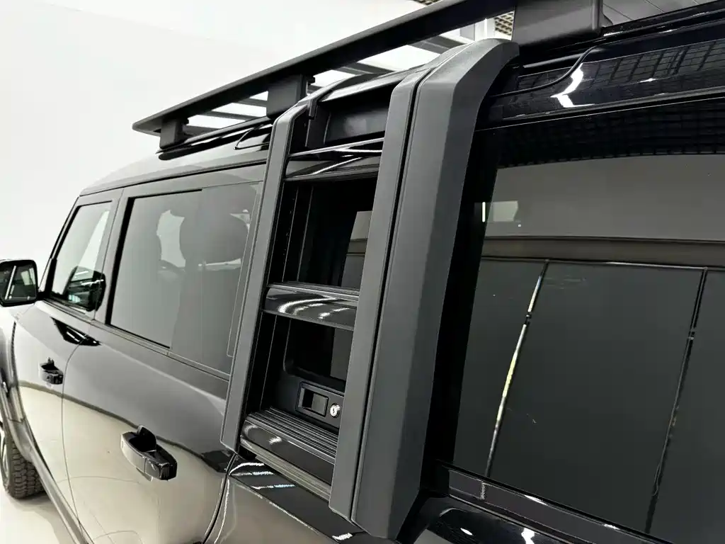 Land Rover Land Rover Defender 2025 110 3.0T P400 Dark Edition 2026 - thumbnail 9