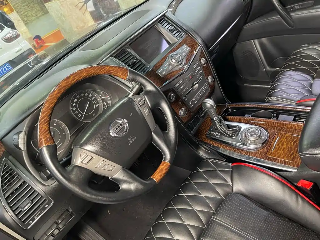 Nissan Nissan Patrol 2017 5.6L Standard 2017 - thumbnail 5