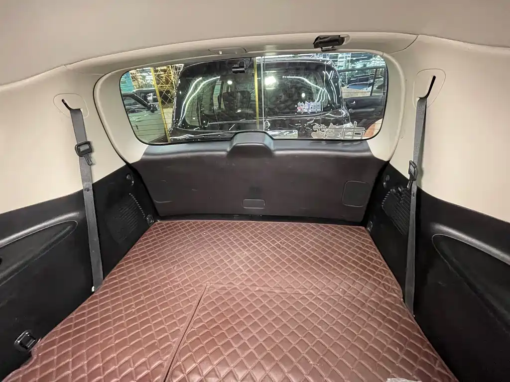 Nissan Nissan Patrol 2017 5.6L Standard 2017 - thumbnail 30