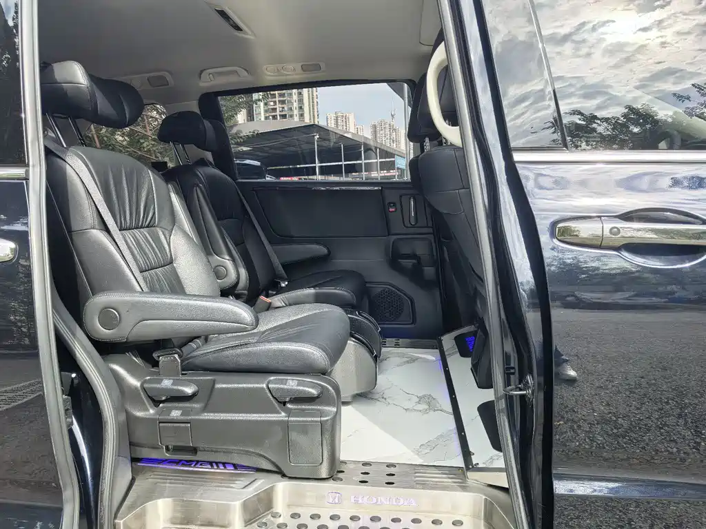 Honda Honda Odyssey 2022 2.0L e:HEV Elite Executive Edition 2023 - thumbnail 6