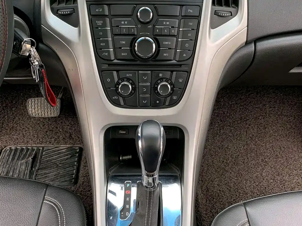 Buick Buick Excelle GT 2013 1.8L Automatic Fashion Edition 2014 - thumbnail 18