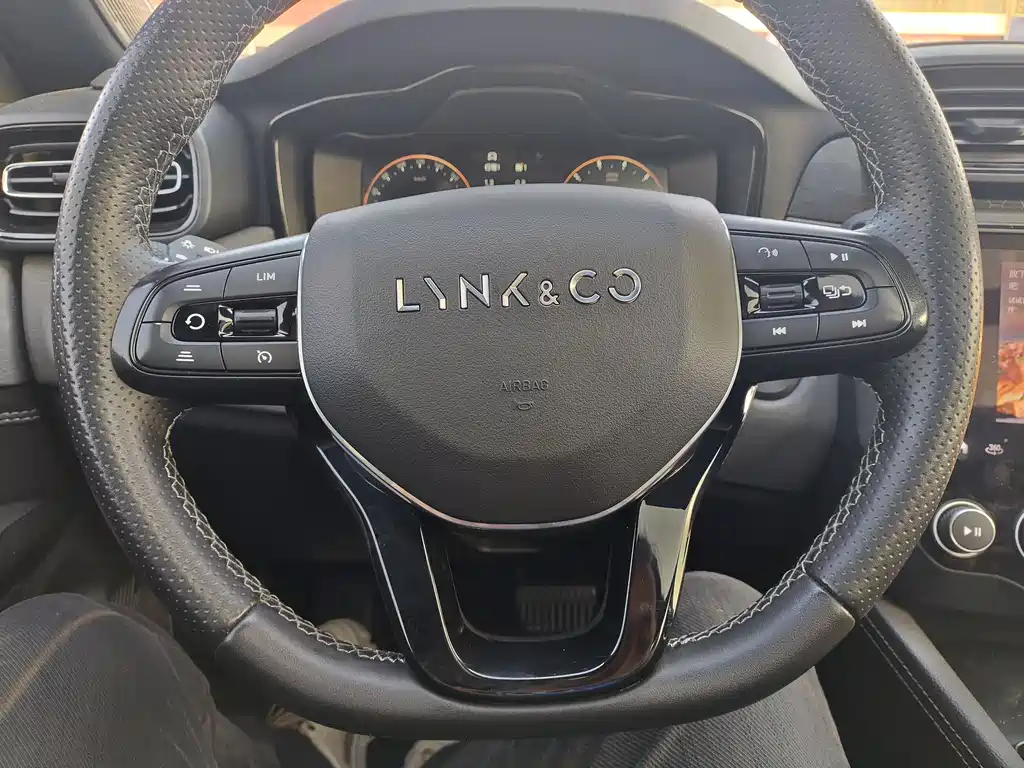 Lynk & Co Lynk & Co 03 2020 2.0TD Automatic Pro Version 2020 - thumbnail 8