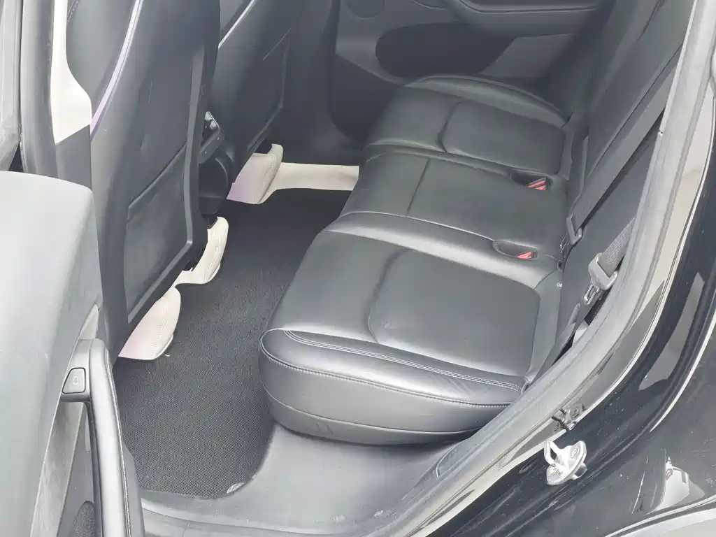 Tesla Model Y 2022 Rear-Wheel Drive 2023 - thumbnail 7