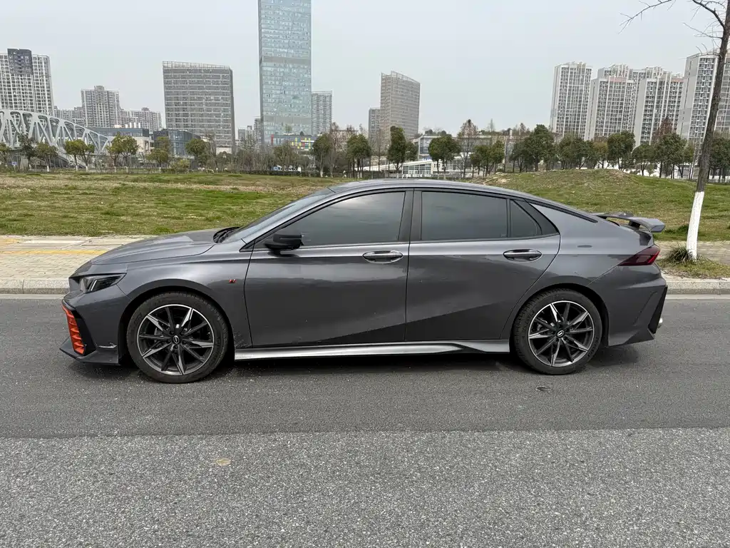 GAC Trumpchi Shadow Leopard 2022 270T DCT J16 R-Style Track Edition 2022 - thumbnail 7
