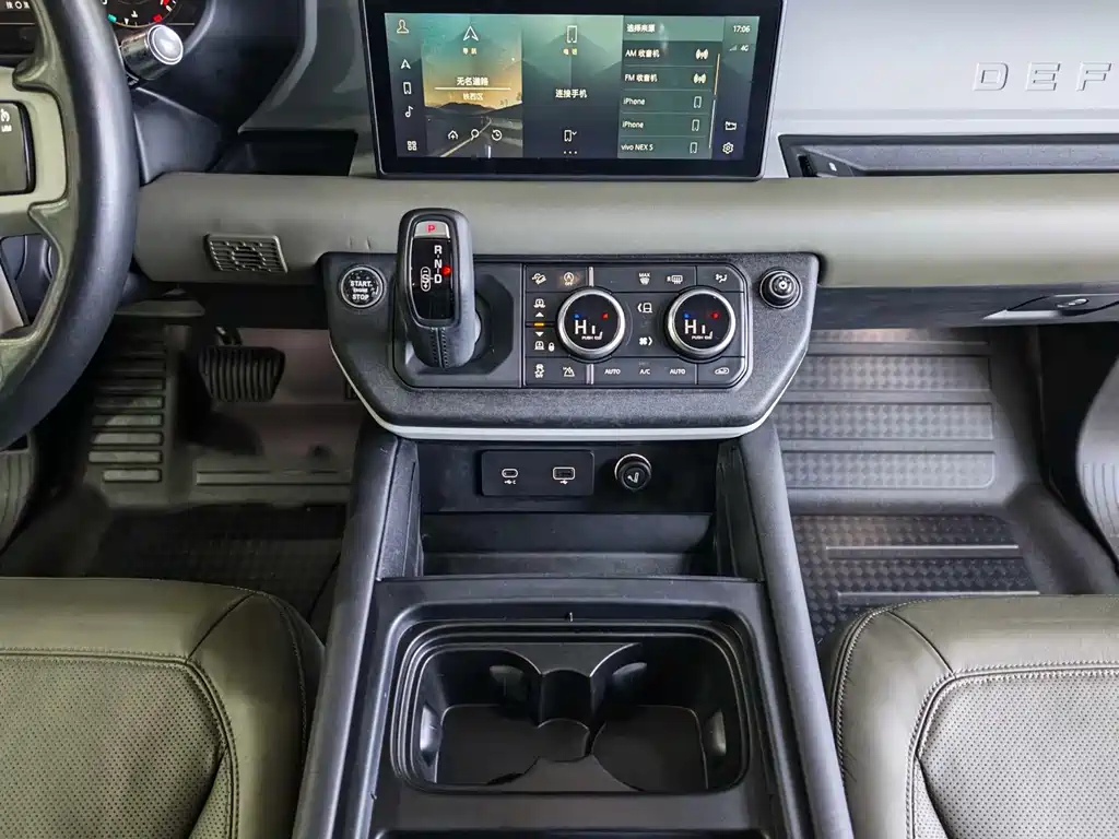Land Rover Land Rover Defender 2020 110 P400 HSE 2020 - thumbnail 17