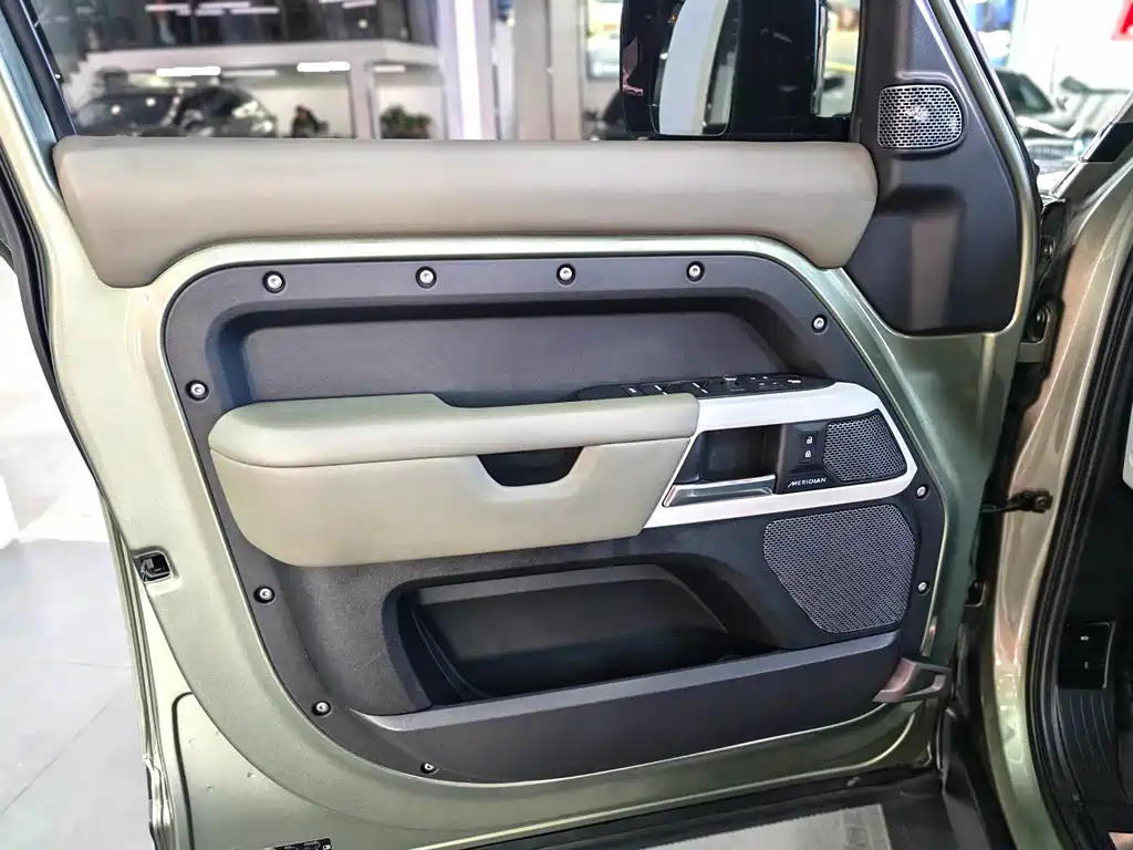 Land Rover Land Rover Defender 2020 110 P400 HSE 2020 - thumbnail 25