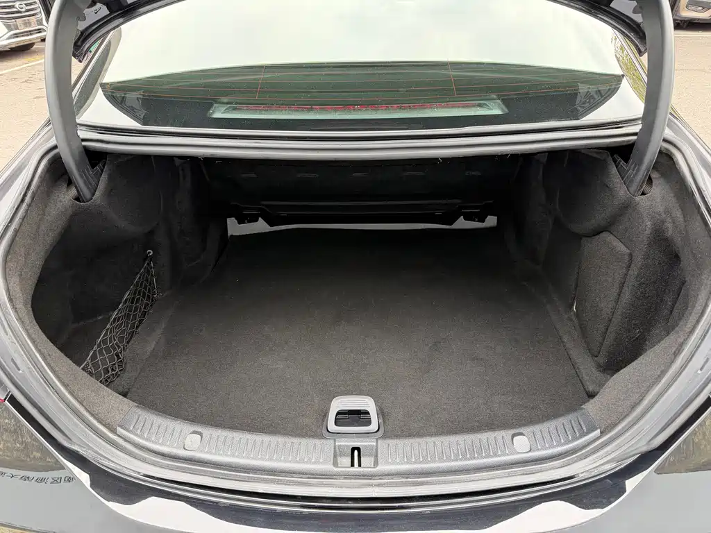 Mercedes-Benz Mercedes-Benz E-Class 2022 Model Year Facelift Two E 260 L Sport 2022 - thumbnail 11