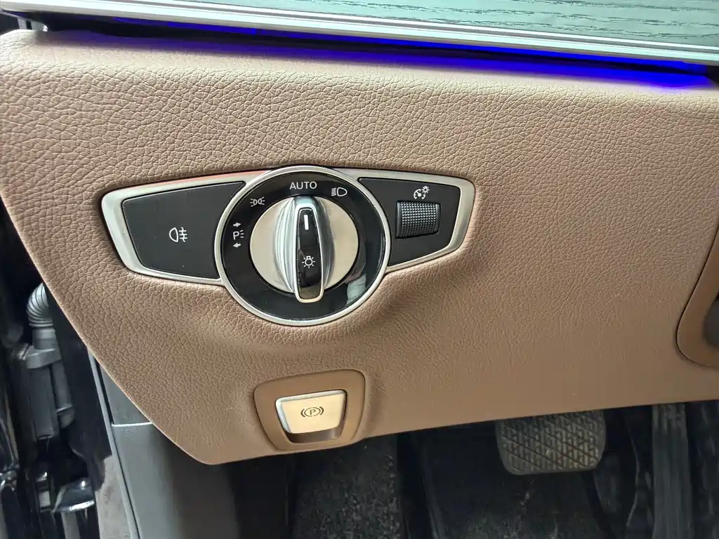 Mercedes-Benz Mercedes-Benz E-Class 2022 Model Year Facelift Two E 260 L Sport 2022 - thumbnail 16