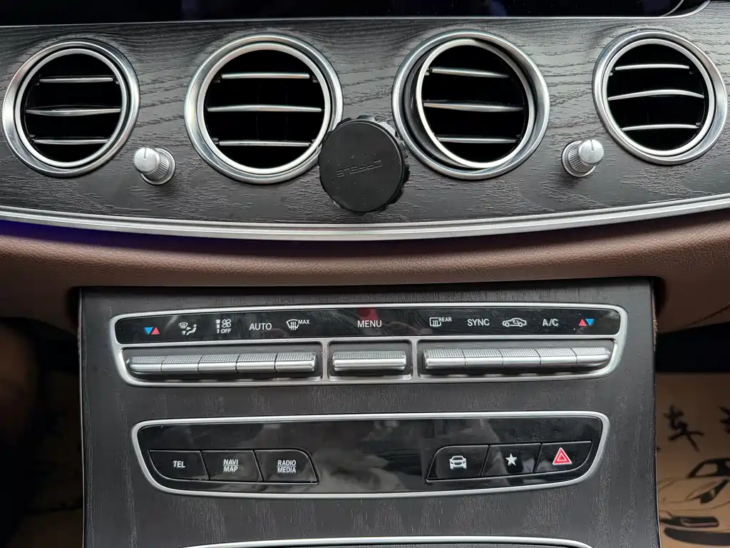 Mercedes-Benz Mercedes-Benz E-Class 2022 Model Year Facelift Two E 260 L Sport 2022 - thumbnail 21