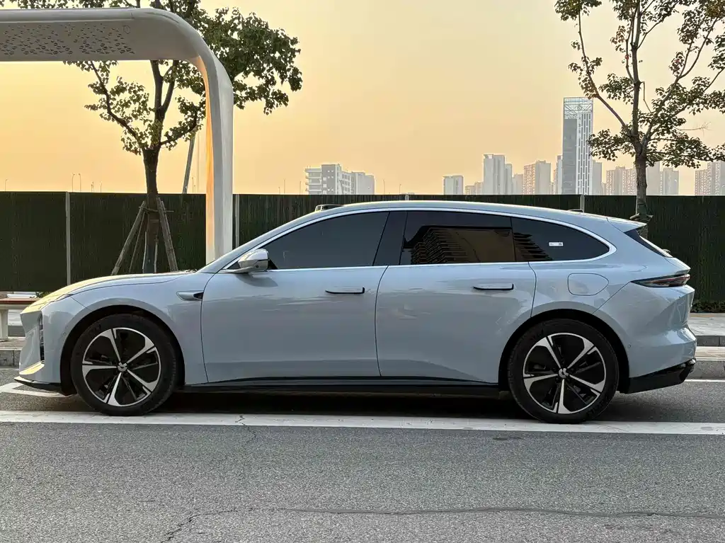 NIO NIO ET5T 2025 75kWh Touring 2025 - thumbnail 3