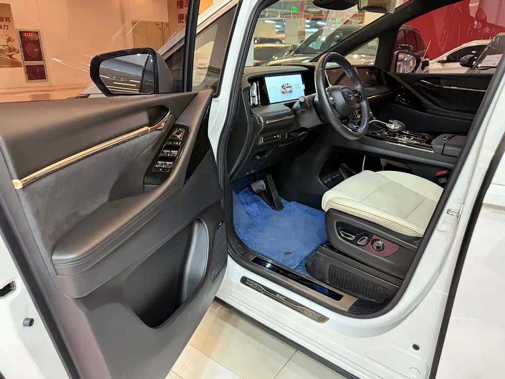GAC Trumpchi GAC Trumpchi M8 2023 Master Series Hybrid Imperial Edition 2023 - thumbnail 5