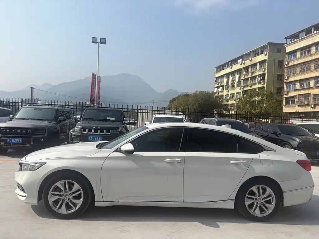 Honda Honda Accord 2018 260TURBO Luxury Edition China V 2021 - thumbnail 5