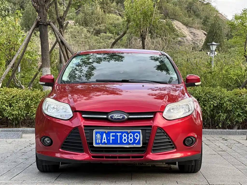 Ford Ford Focus 2012 Hatchback 1.6L Automatic Comfort Model 2012 - thumbnail 2