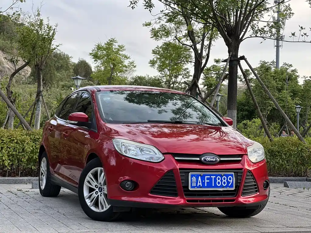 Ford Ford Focus 2012 Hatchback 1.6L Automatic Comfort Model 2012 - thumbnail 3