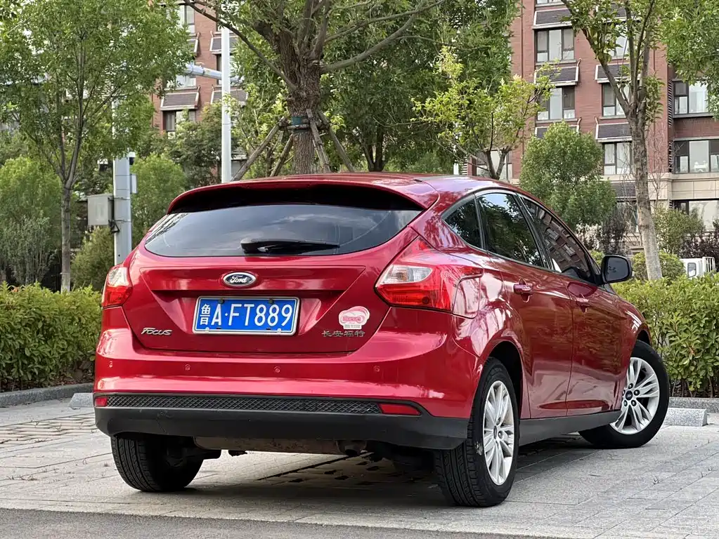 Ford Ford Focus 2012 Hatchback 1.6L Automatic Comfort Model 2012 - thumbnail 9
