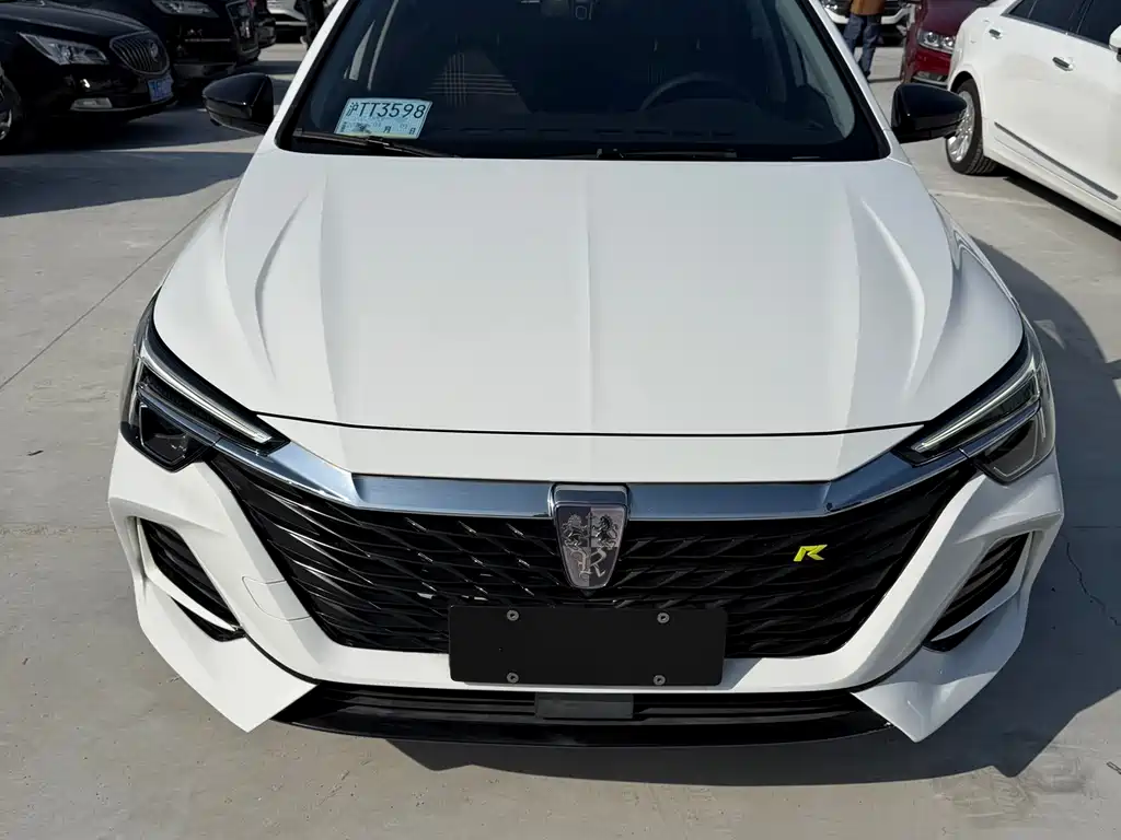 Roewe Roewe i6 MAX New Energy 2020 1.5T PHEV Cool Sky Version 2021 - thumbnail 2