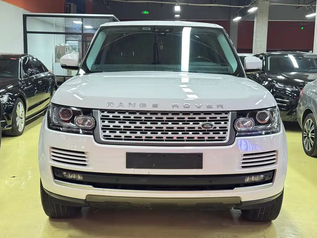 Land Rover Range Rover 2015 3.0 TDV6 Vogue 2018 - thumbnail 2