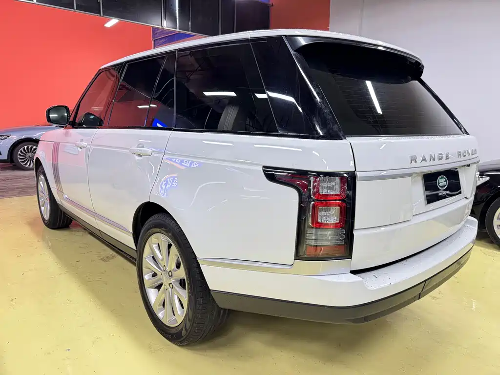 Land Rover Range Rover 2015 3.0 TDV6 Vogue 2018 - thumbnail 5