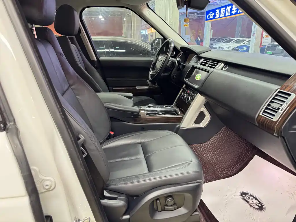 Land Rover Range Rover 2015 3.0 TDV6 Vogue 2018 - thumbnail 6