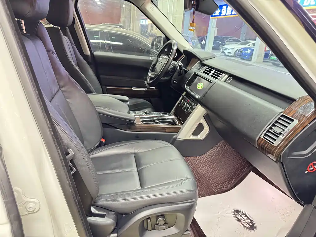 Land Rover Range Rover 2015 3.0 TDV6 Vogue 2018 - thumbnail 12