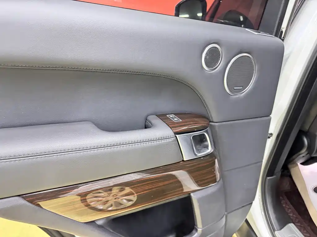 Land Rover Range Rover 2015 3.0 TDV6 Vogue 2018 - thumbnail 16