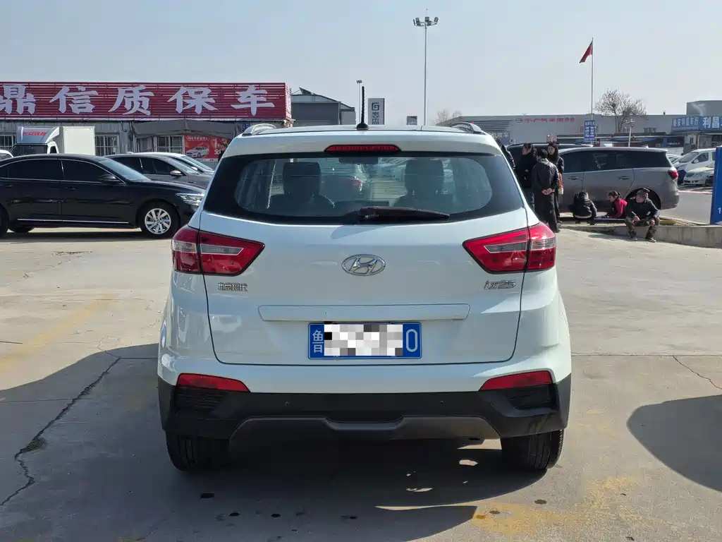 Hyundai Hyundai ix25 2015 1.6L Automatic 2WD Smart GLS 2017 - thumbnail 4
