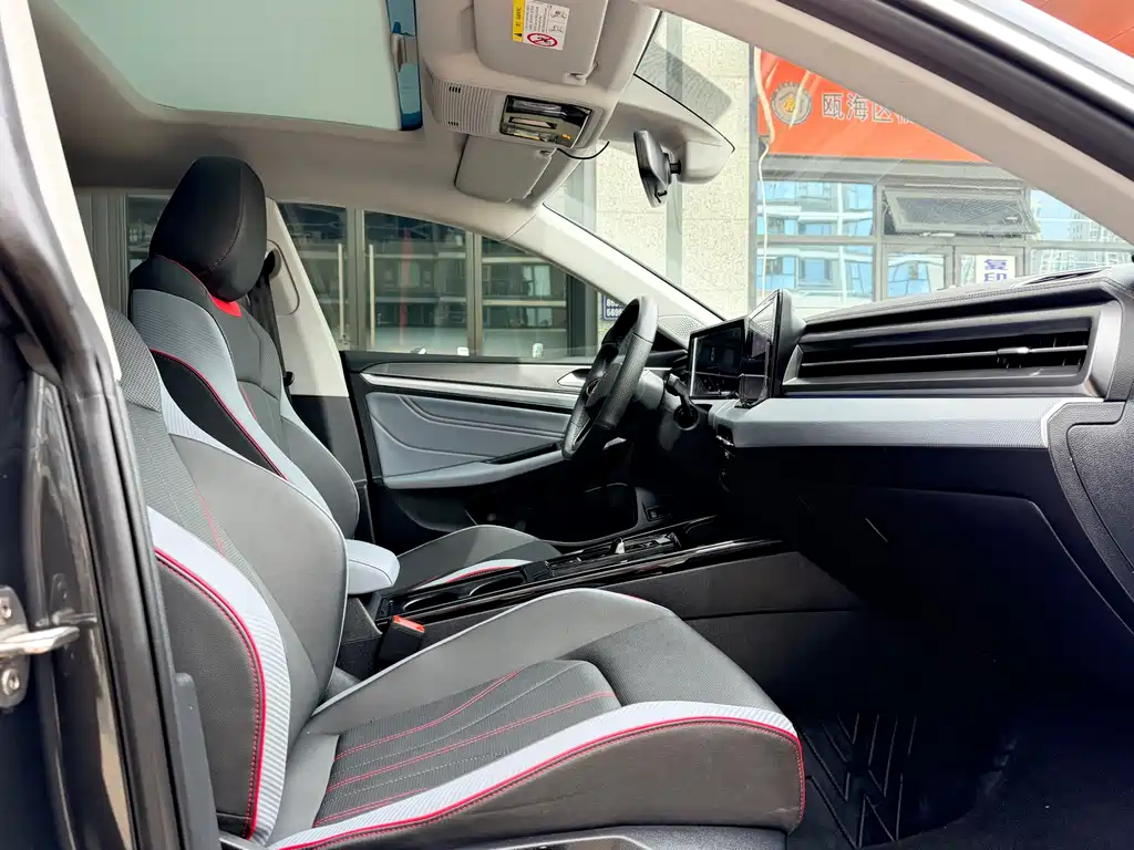 Volkswagen Lamando 2024 Lamando L 280TSI DSG Cool & Spicy Edition 2024 - thumbnail 9