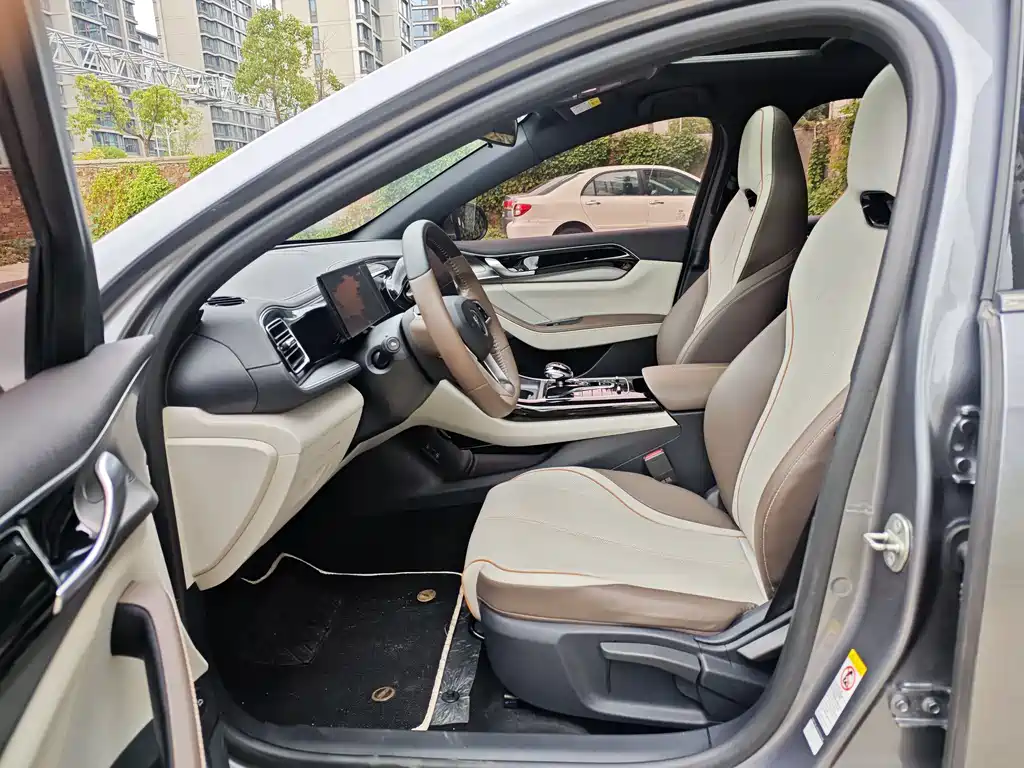 BYD BYD Qin PLUS 2023 Champion Edition DM-i 120KM Leading Model 2023 - thumbnail 4