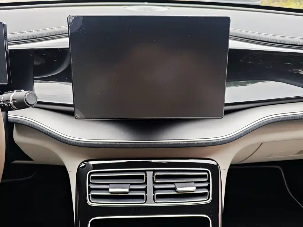 BYD BYD Qin PLUS 2023 Champion Edition DM-i 120KM Leading Model 2023 - thumbnail 8