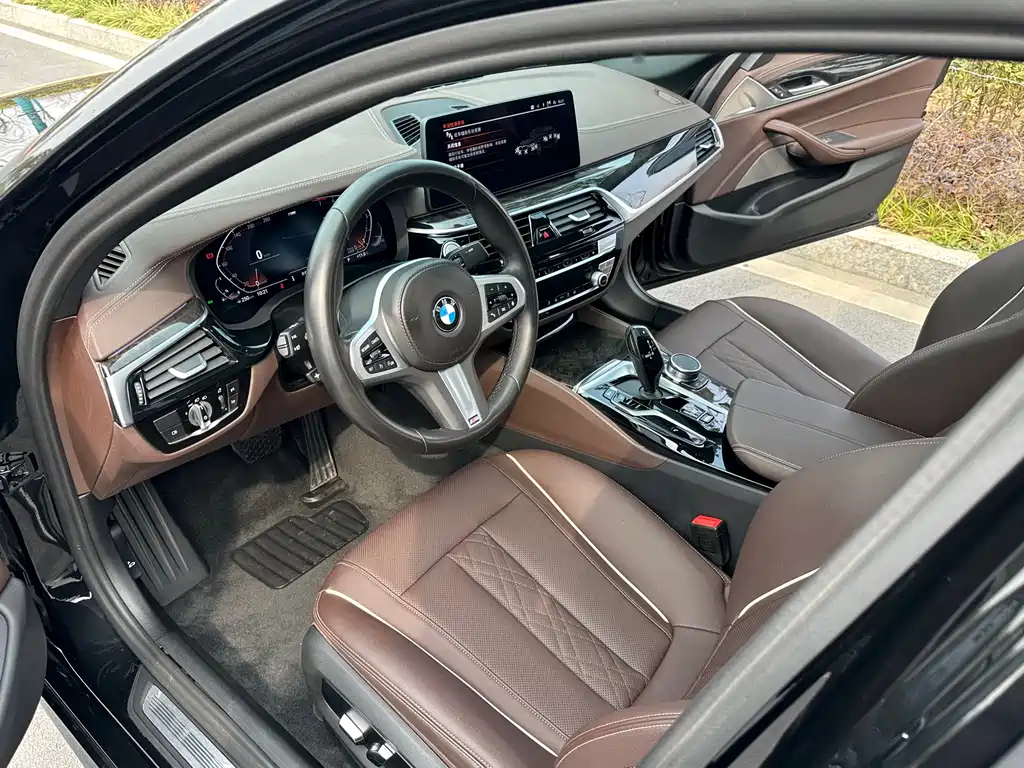 BMW BMW 5 Series 2022 525Li M Sport Package 2022 - thumbnail 4