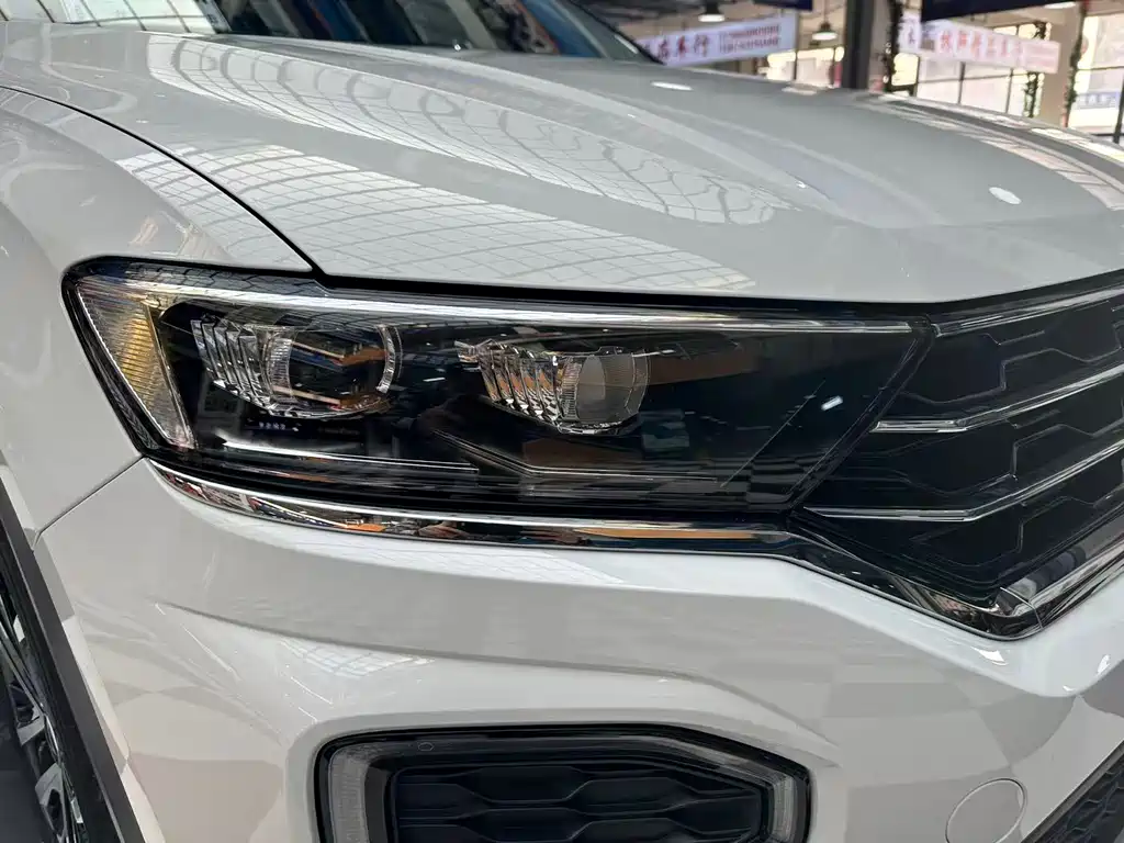 Volkswagen T-Roc 2021 Facelift 280TSI DSG FWD R-Line Pro Smart Connect Edition 2021 - thumbnail 4