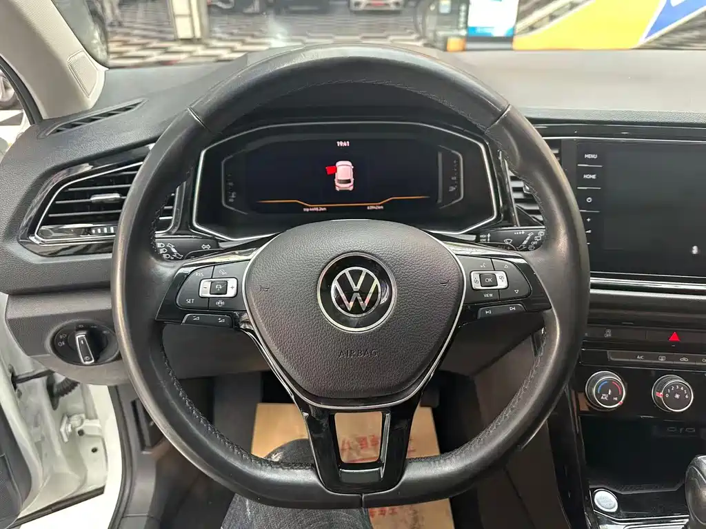 Volkswagen T-Roc 2021 Facelift 280TSI DSG FWD R-Line Pro Smart Connect Edition 2021 - thumbnail 10